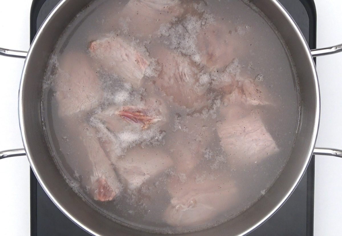 Blanquette de ternera. Un rico guiso de ternera estofada