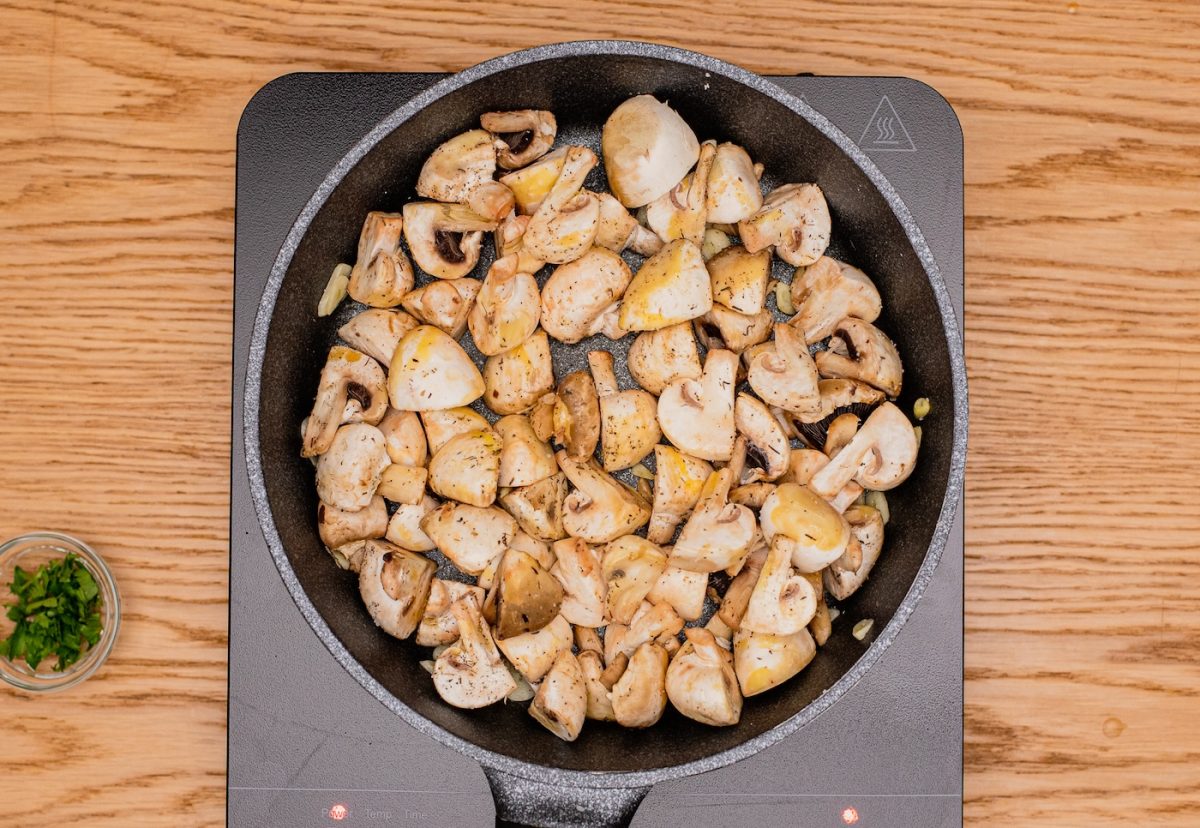 Champiñones al ajillo. Perfectos para una tapa