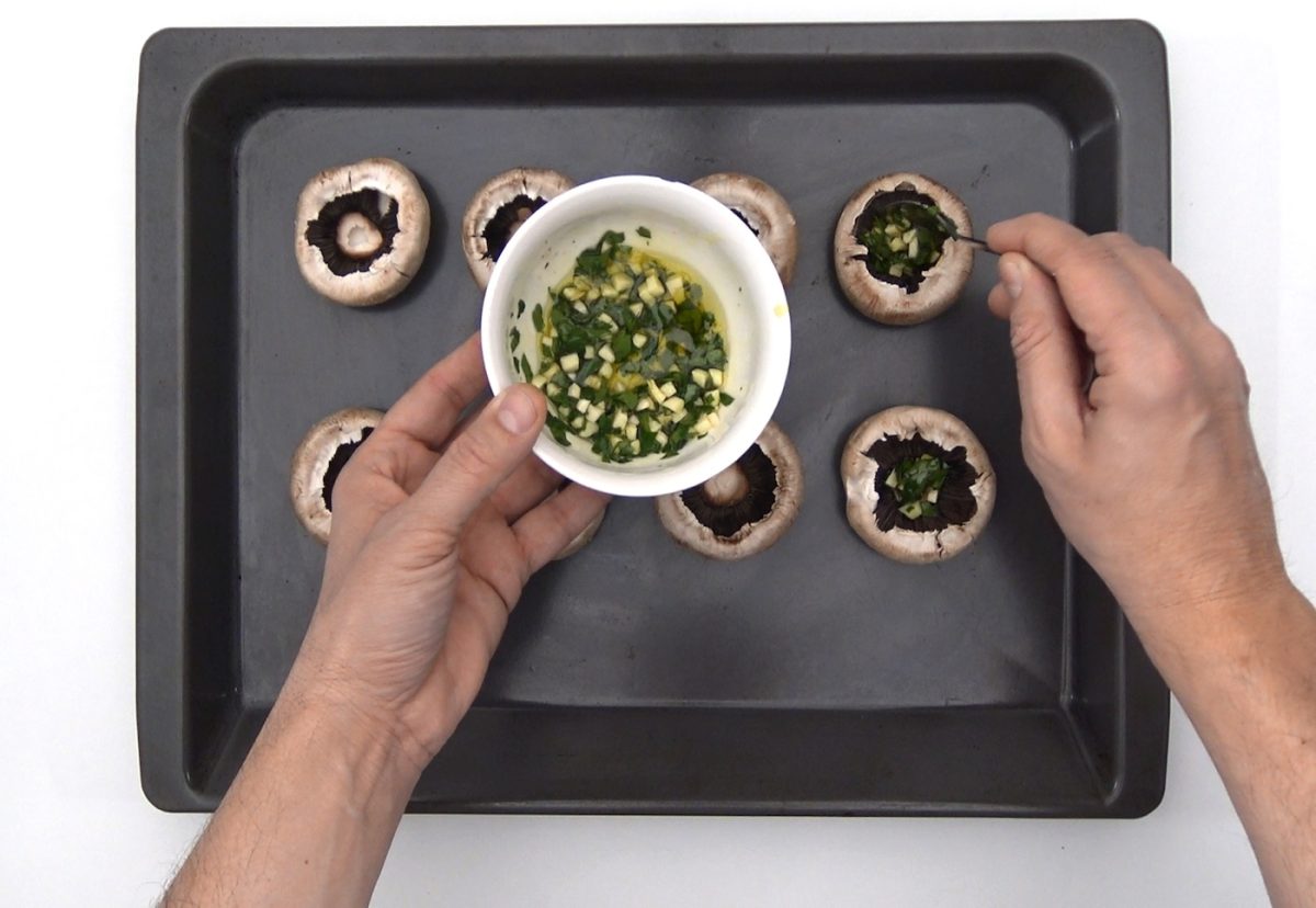 Champiñones al horno con ajo y perejil. Una receta sencilla y deliciosa