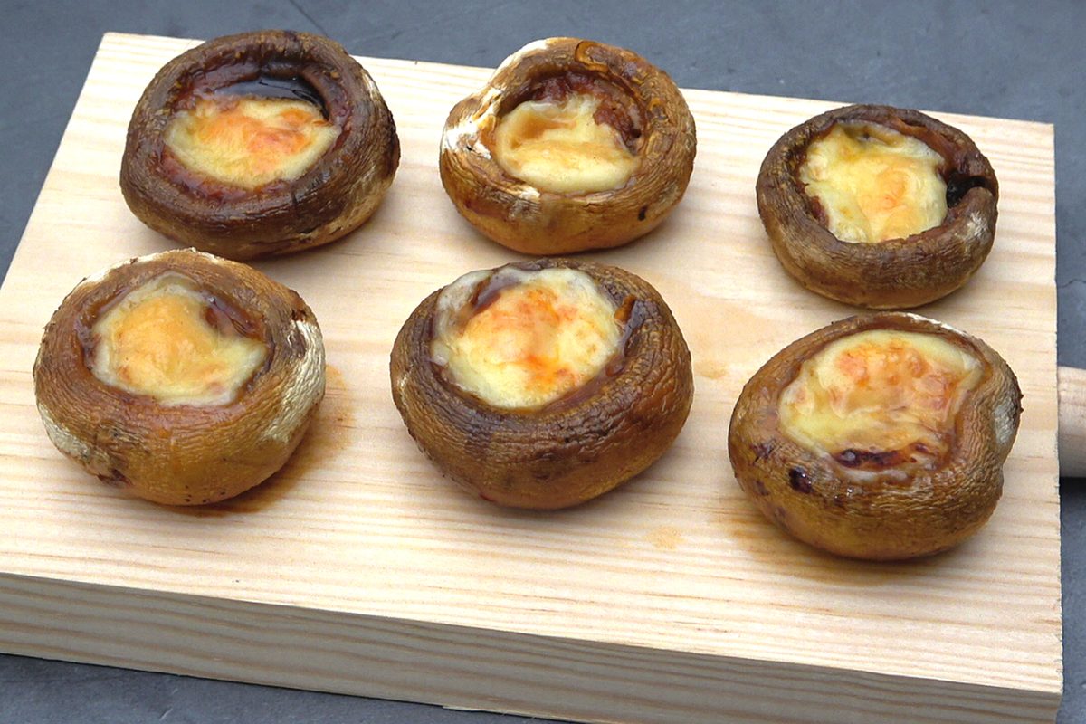 Champiñones rellenos de sobrasada y queso Mahón