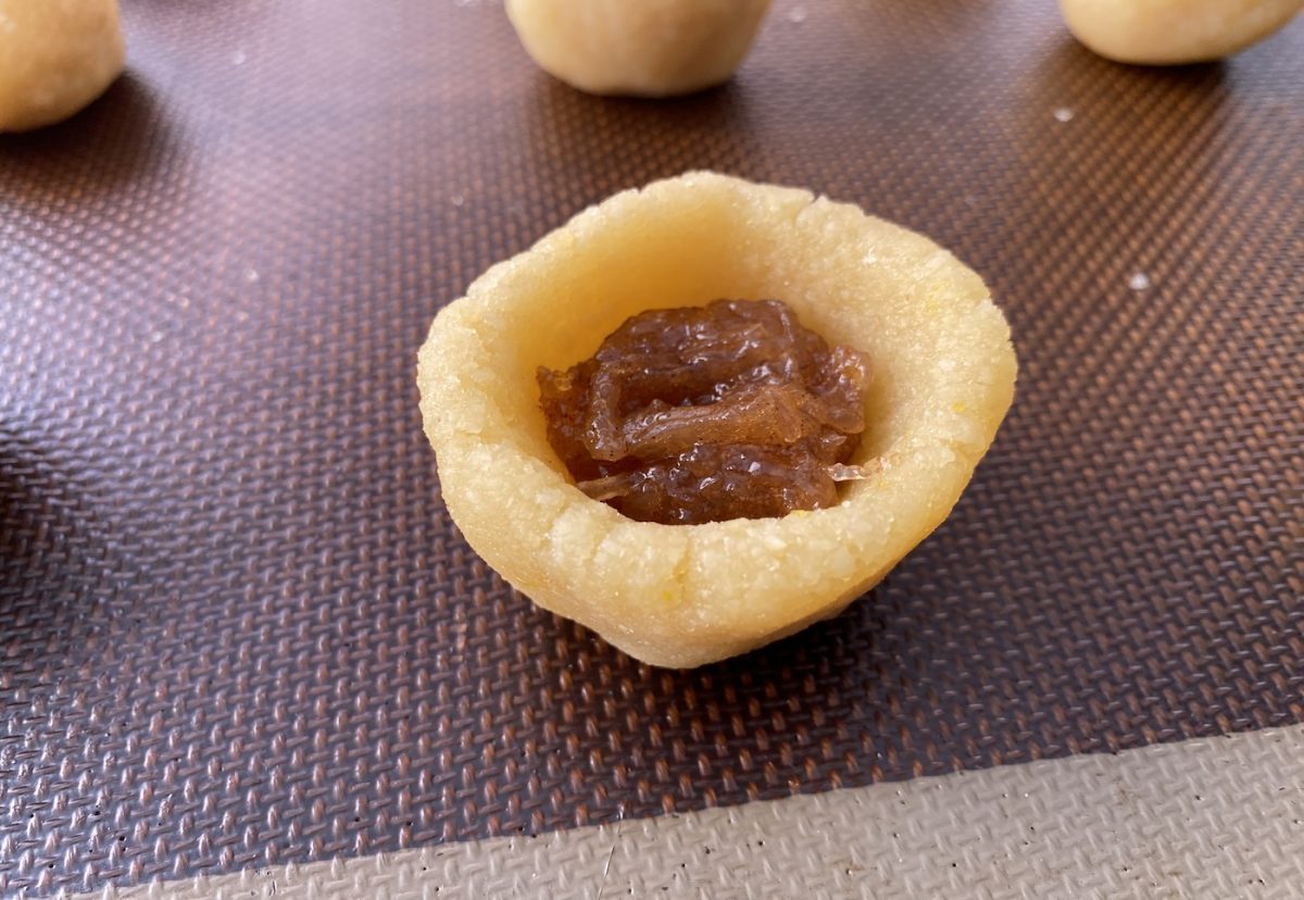 Cordiales murcianos. dulce tradicional con almendra y limón