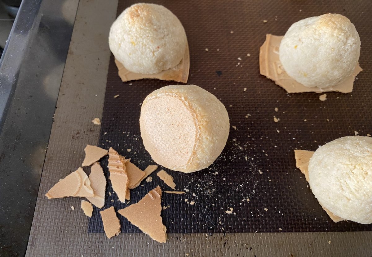 Cordiales murcianos. dulce tradicional con almendra y limón