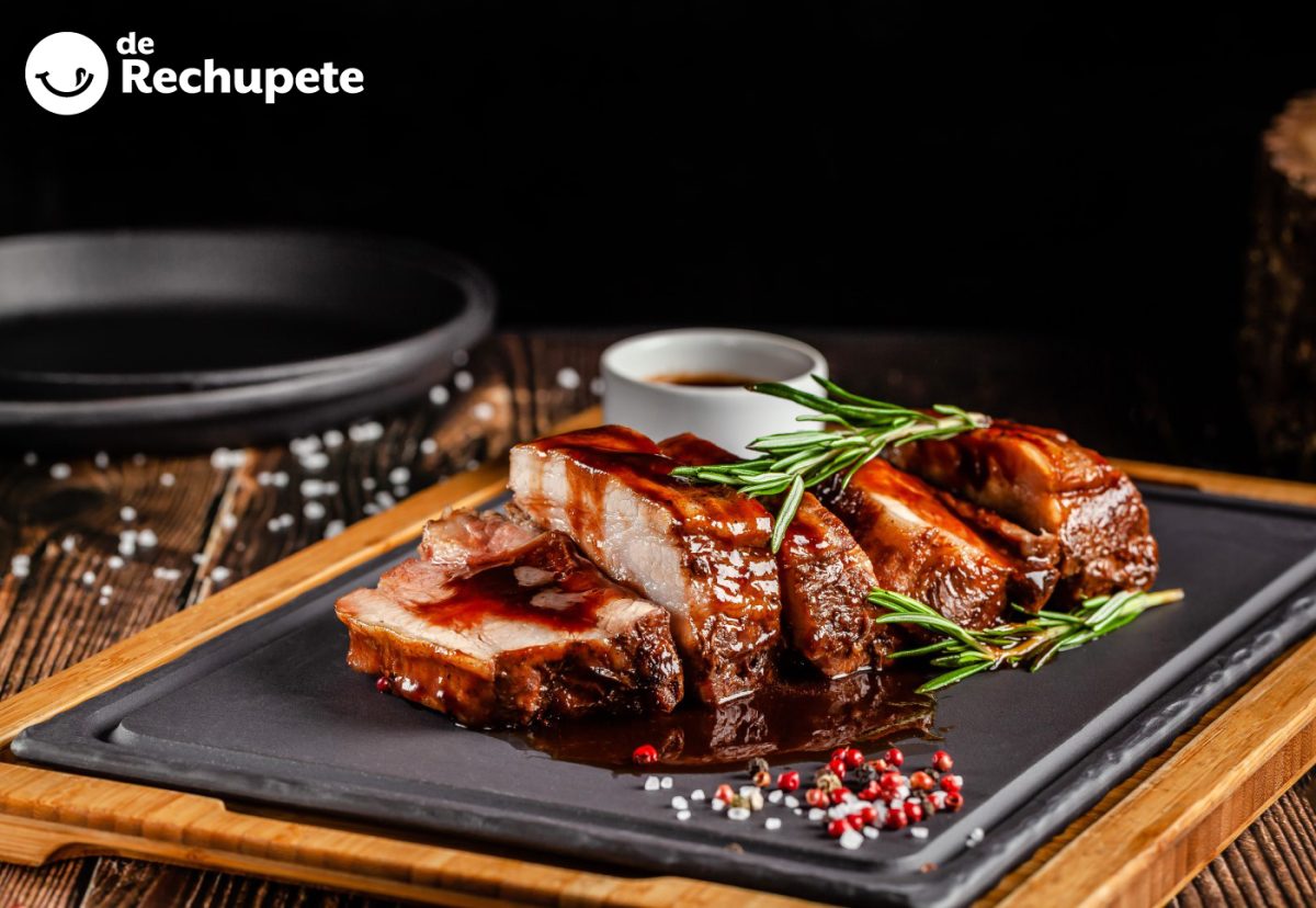 Costillas de cerdo ahumadas con salsa barbacoa