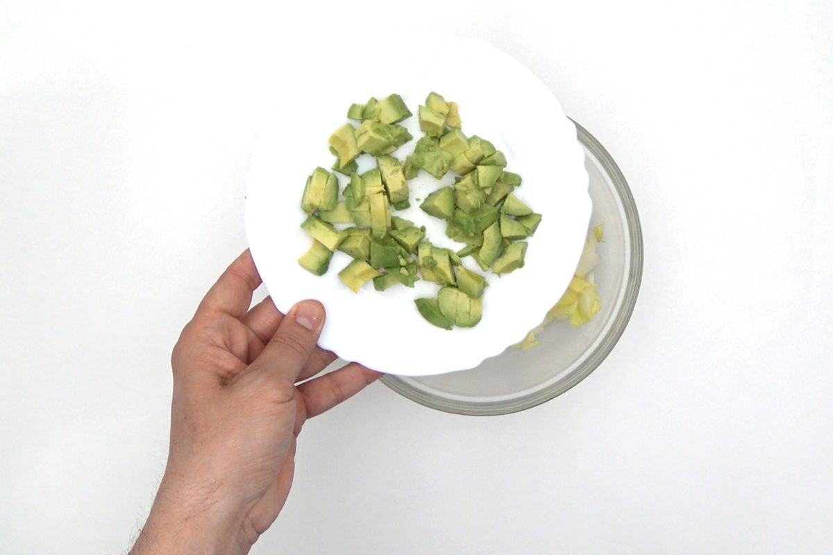 Ensalada de endivias con quinoa y aguacate