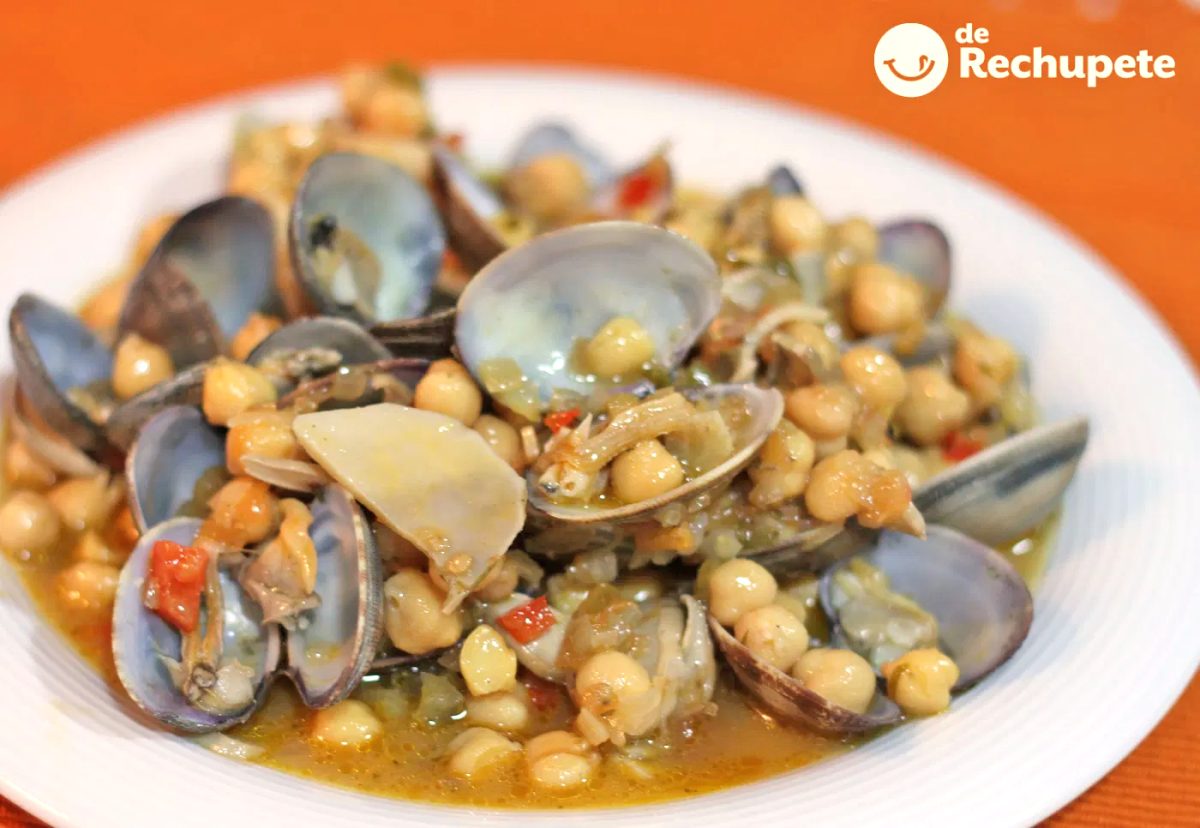 Garbanzos a la marinera con almejas y setas