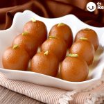 Gulab jamun. Un delicioso dulce indio empapado en almíbar