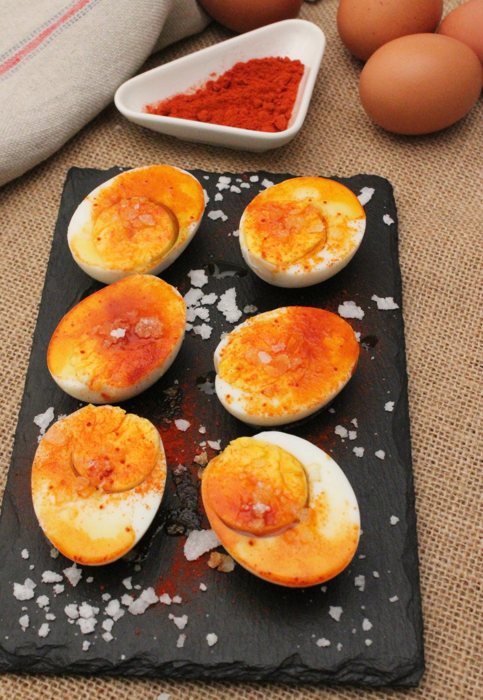 Huevos a la gallega. Una tapa lista en 15 minutos