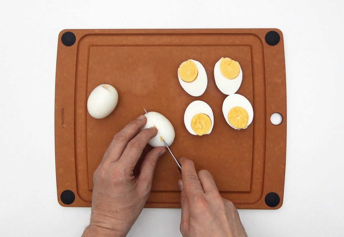 Huevos a la gallega. Una tapa lista en 15 minutos