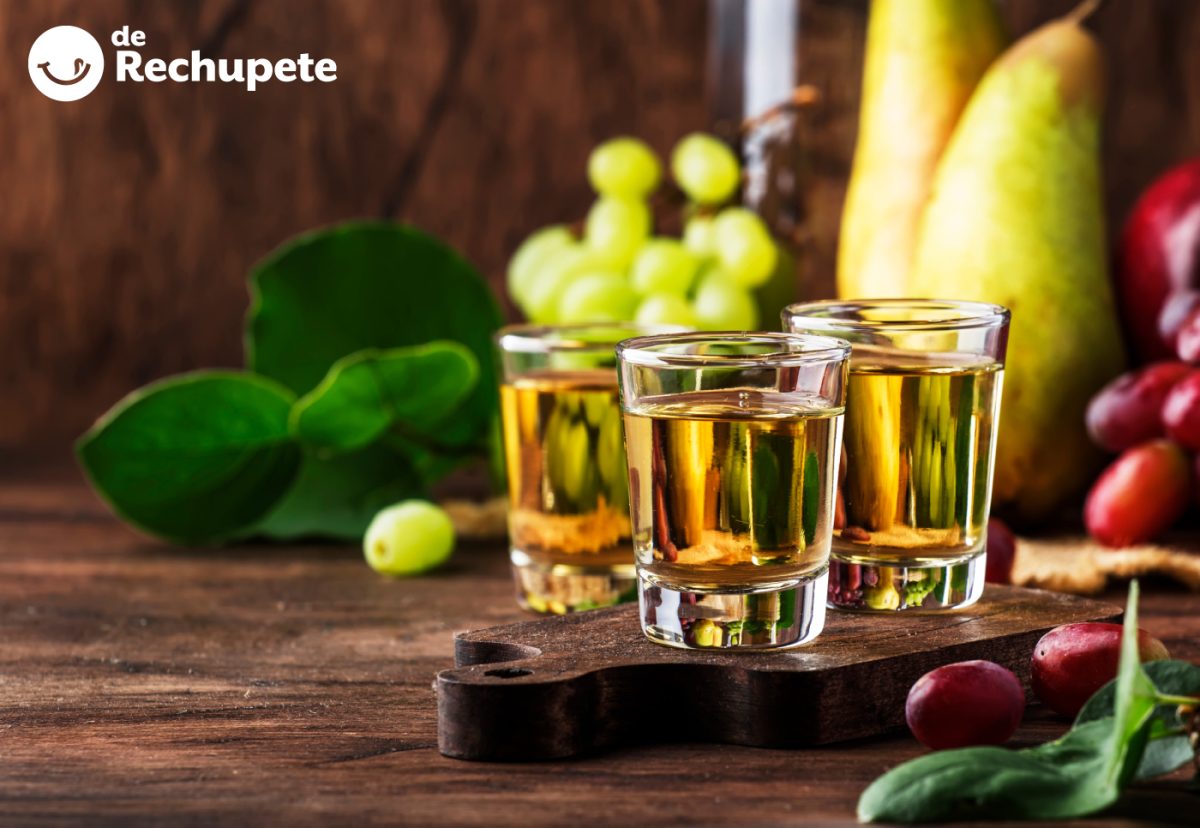 Ratafía, el licor dulce paso a paso. Historia y origen