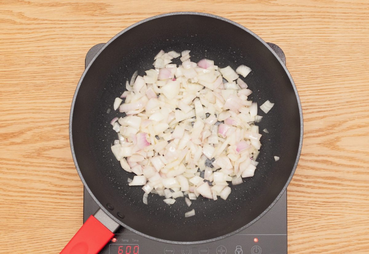 Wok de arroz con verduras y pollo. Un salteado perfecto para niños