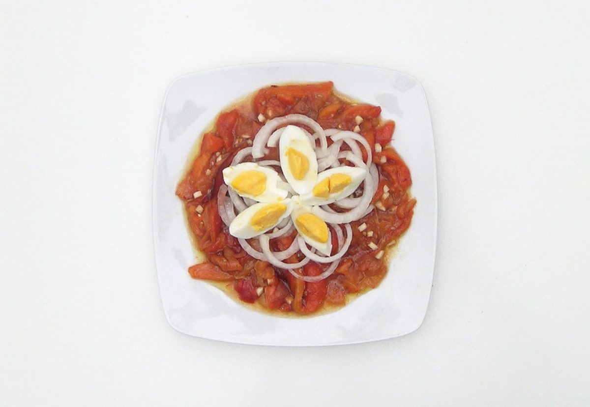 Zorongollo extremeño. La ensalada tradicional con pimientos asados