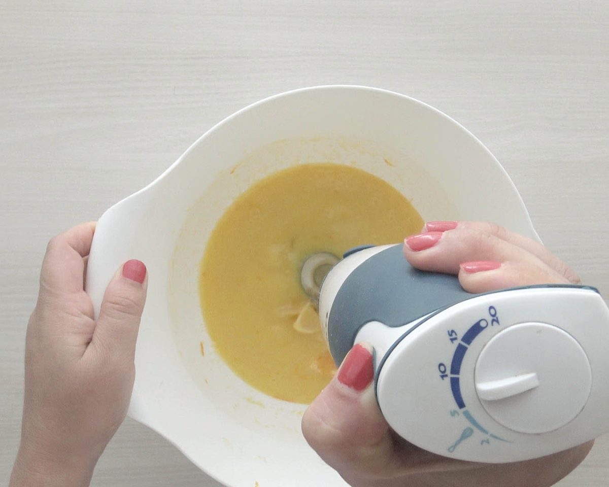 bizcocho de yogur con naranja paso 10