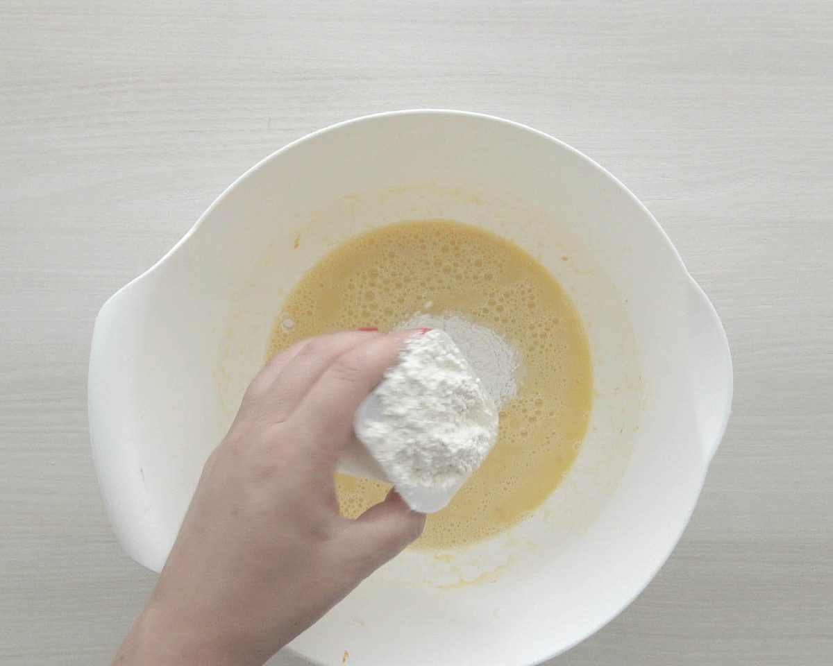 bizcocho de yogur con naranja paso 13