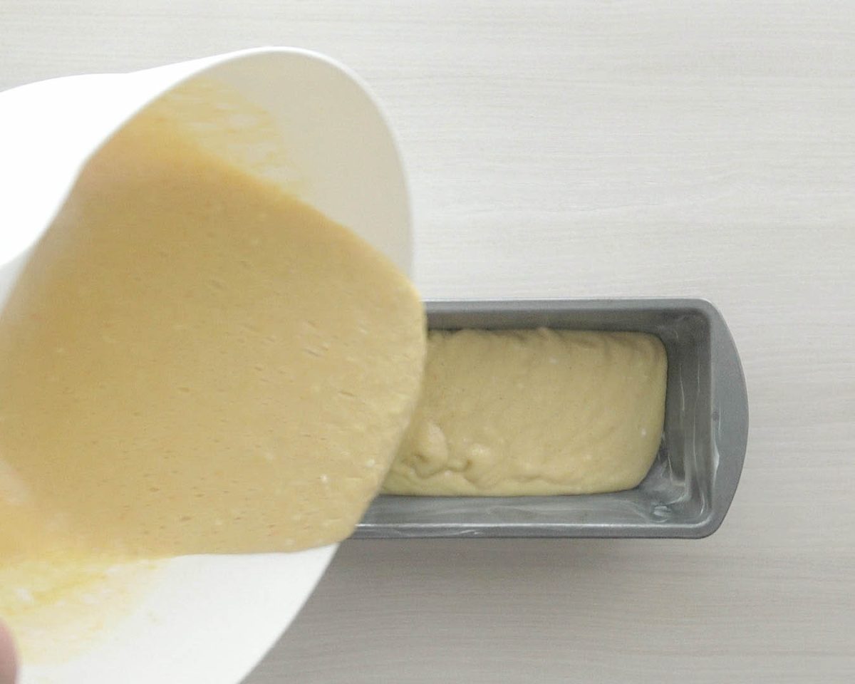 bizcocho de yogur con naranja paso 16