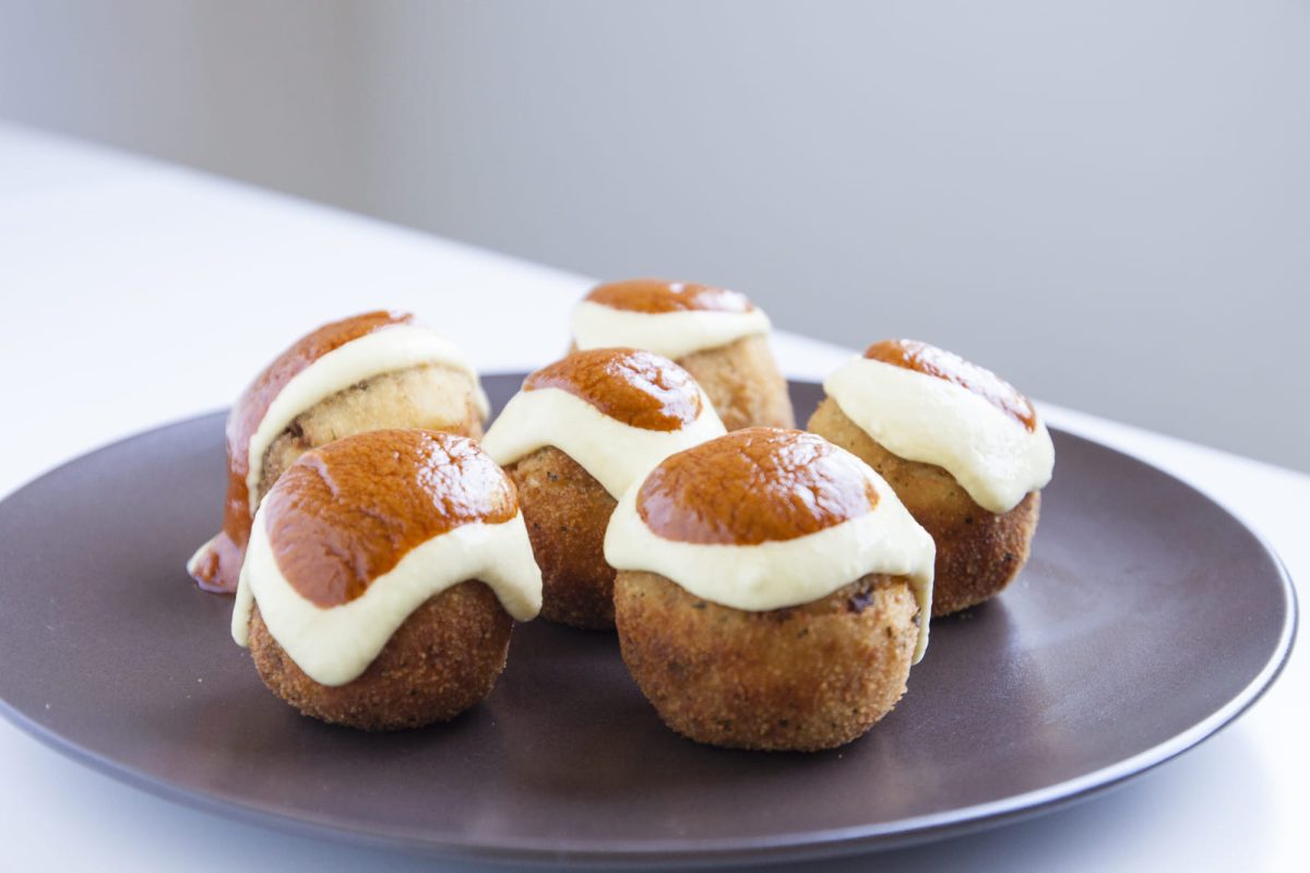 bombas de patata a la barceloneta paso 14