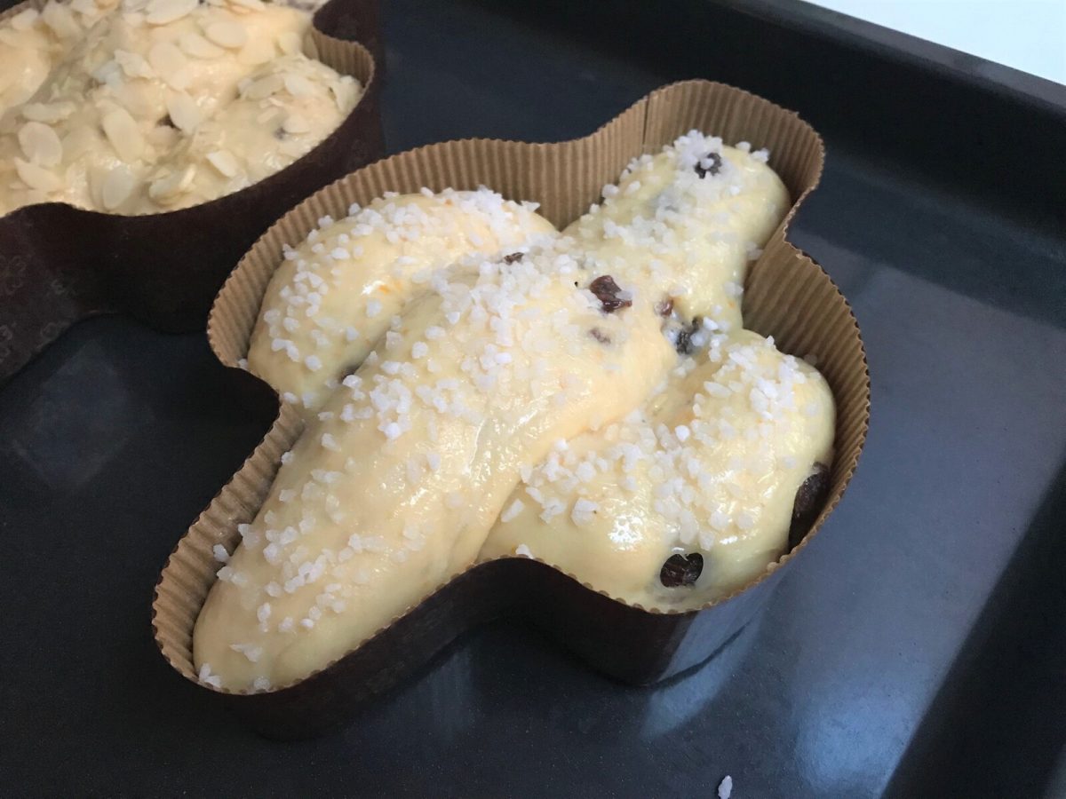 Colomba o paloma de pascua. postre de semana santa