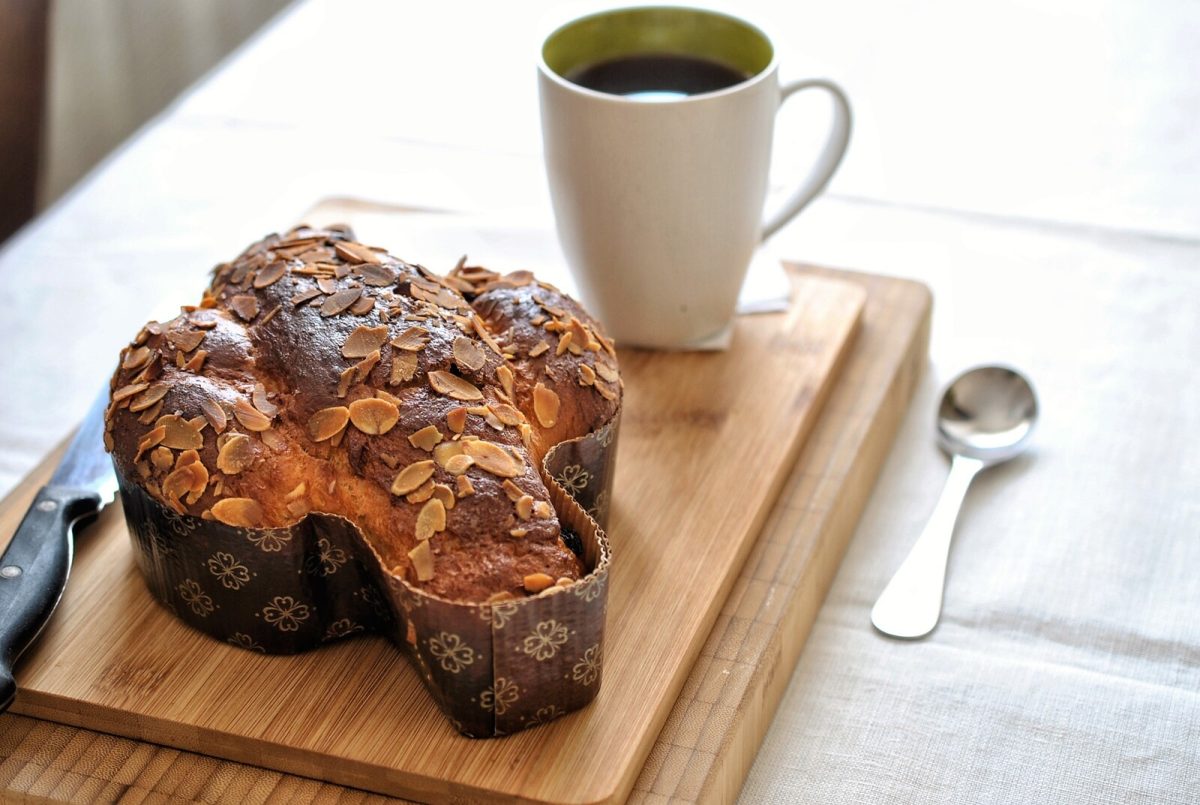 Colomba o paloma de pascua. postre de semana santa