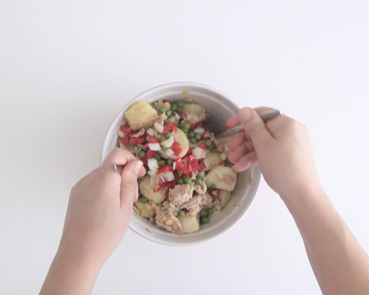 ensalada campera de patatas paso 16