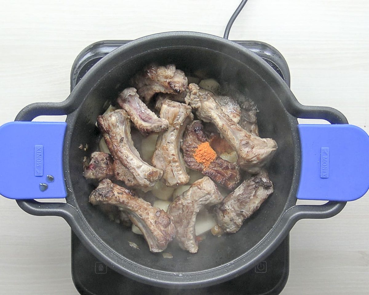 Estofado de costillas con patatas paso 11