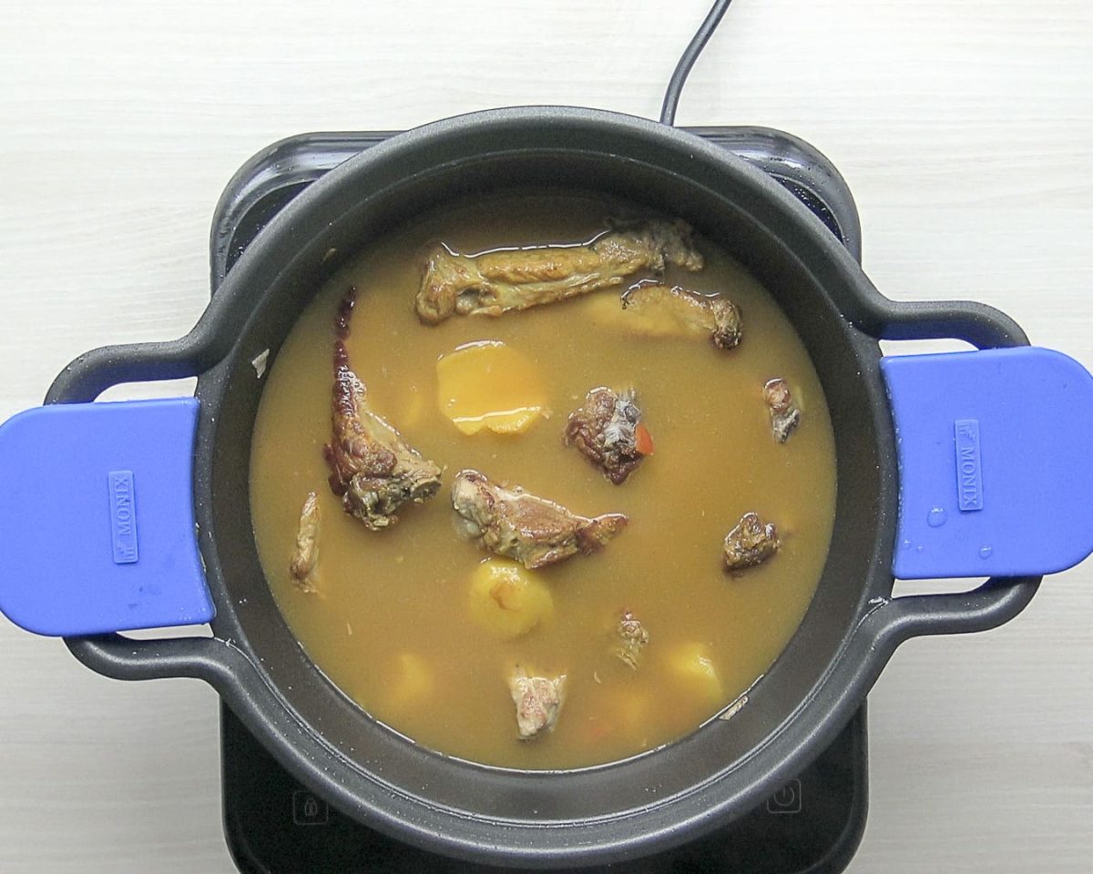 Estofado de costillas con patatas paso 12
