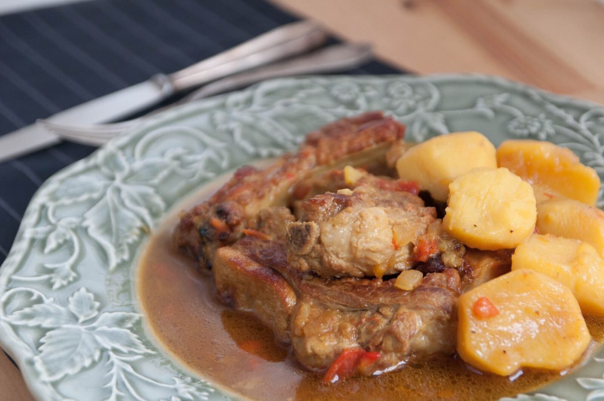 Estofado de costillas con patatas paso 14