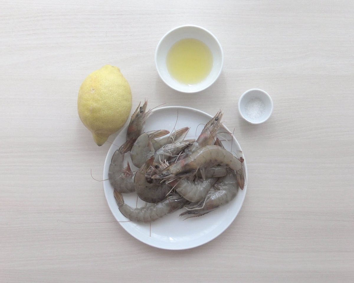 langostinos a la plancha con sal y limón paso 1