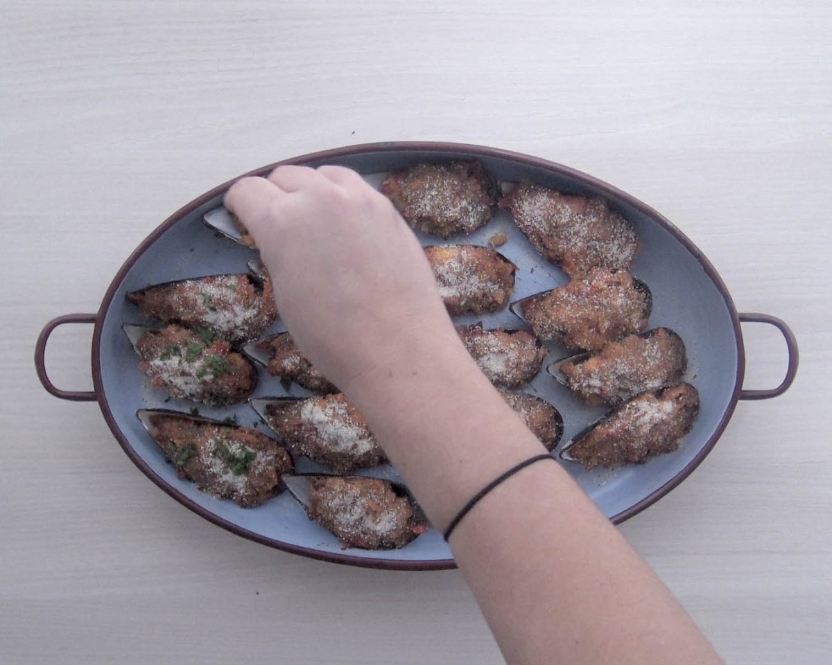 mejillones gratinados a panadeira paso 18