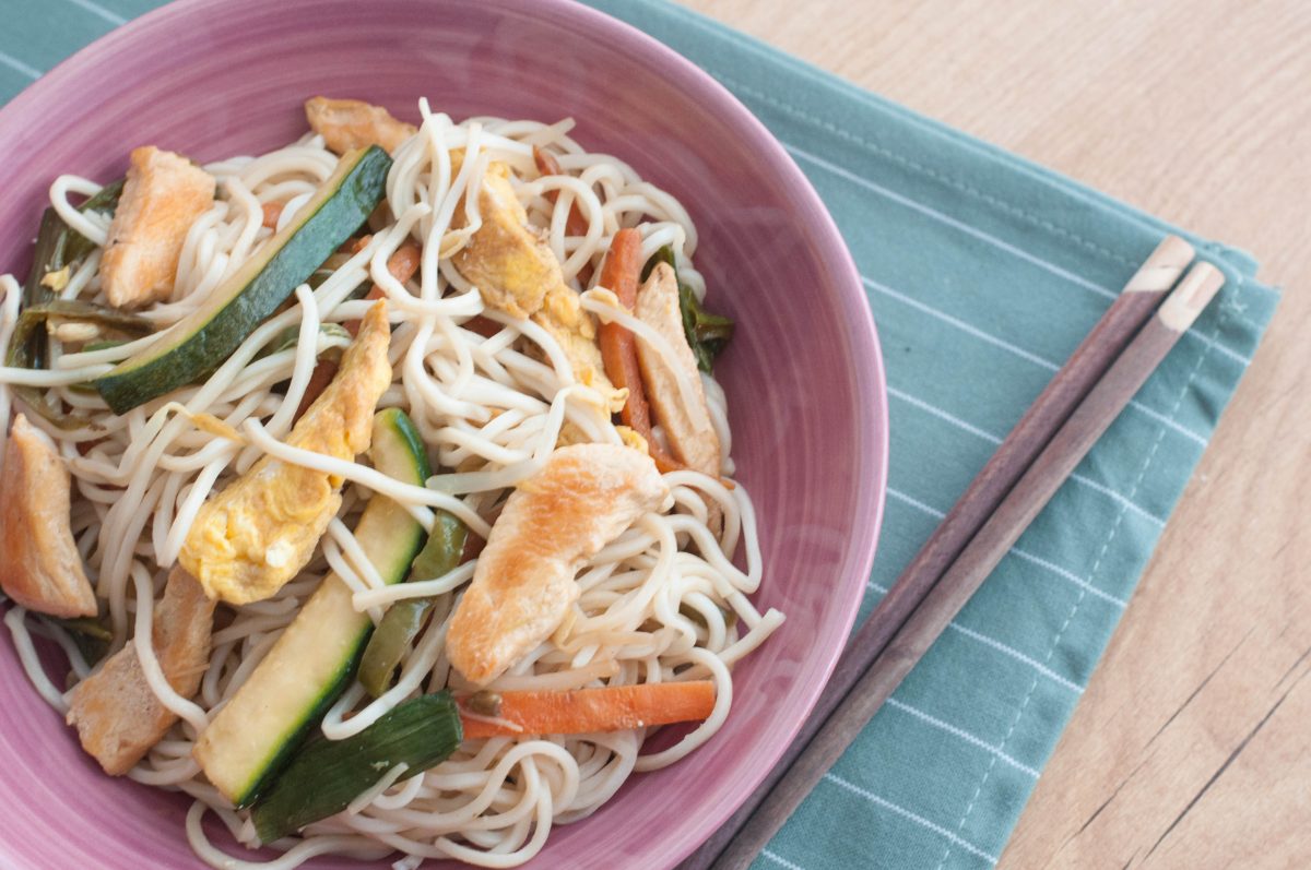 noodles con pollo y verduras paso 13