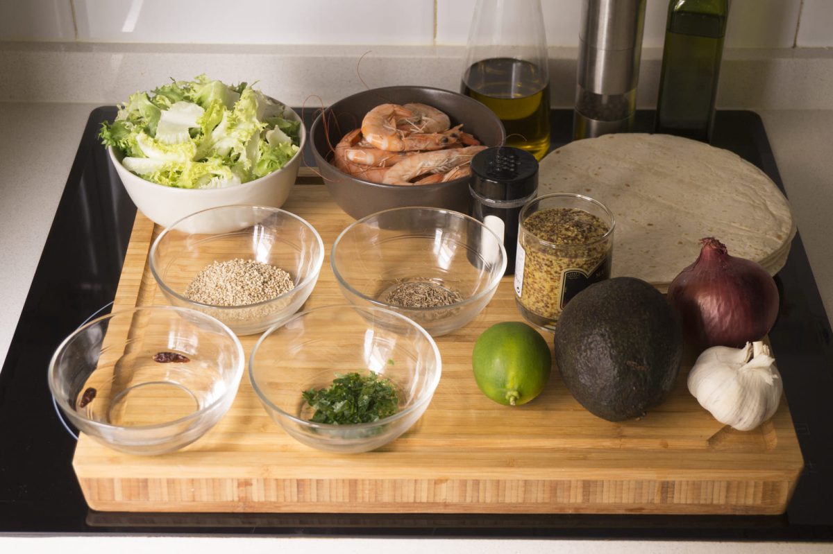 tacos con langostinos y aguacate paso 1