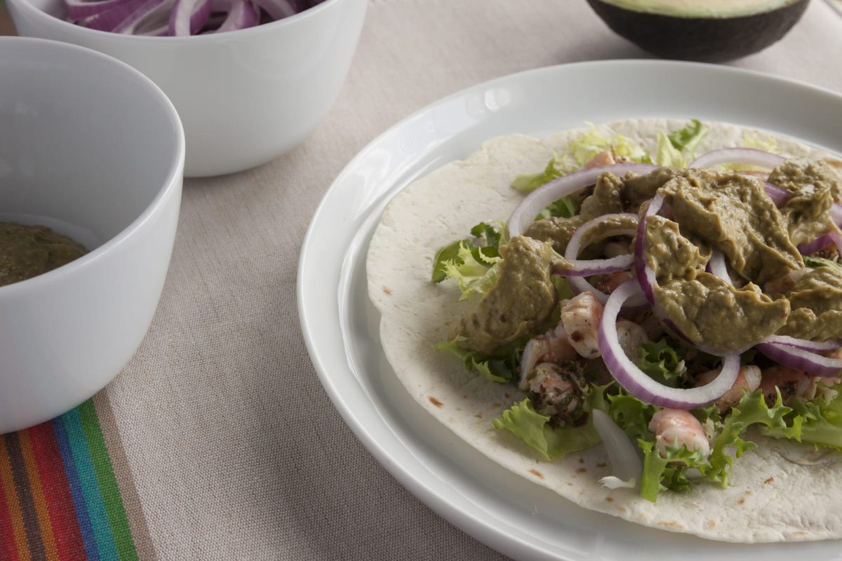 tacos con langostinos y aguacate paso 12