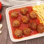 Albóndigas caseras en salsa de tomate