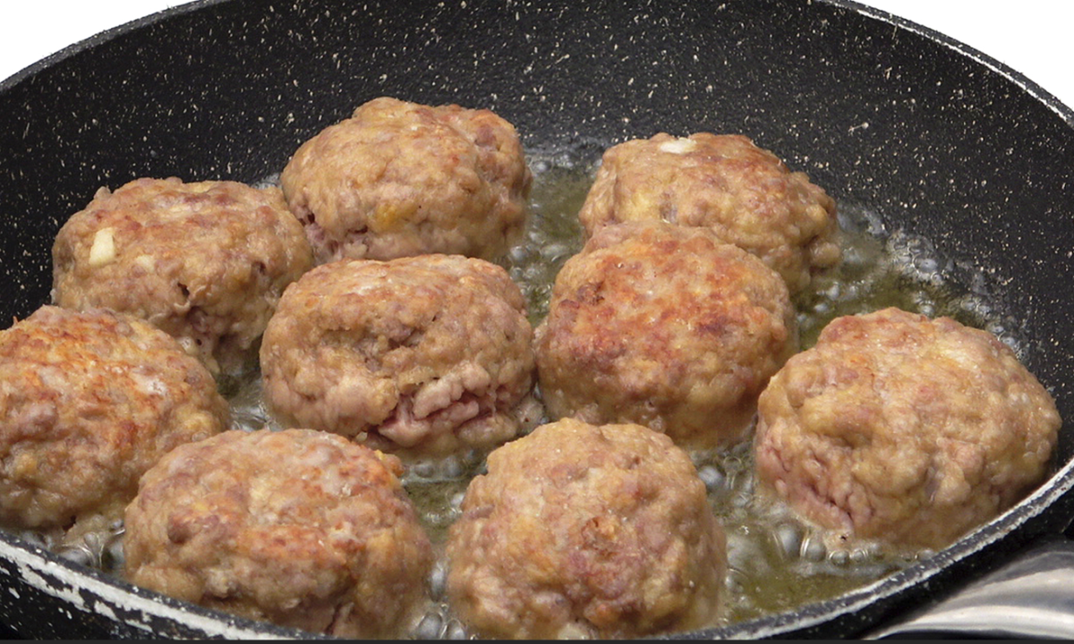 Albóndigas caseras en salsa de tomate