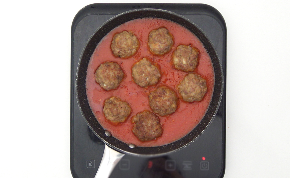 Albóndigas caseras en salsa de tomate