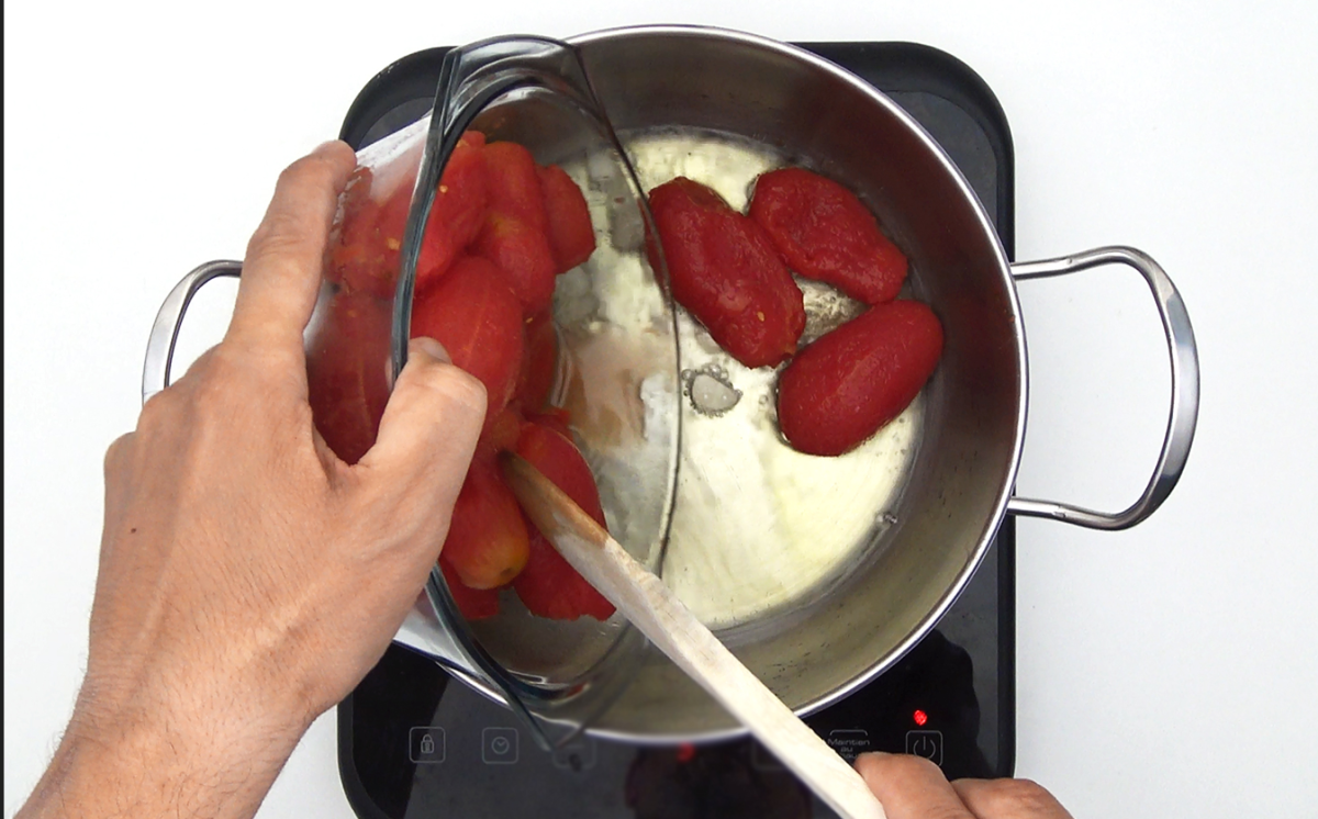 Albóndigas caseras en salsa de tomate