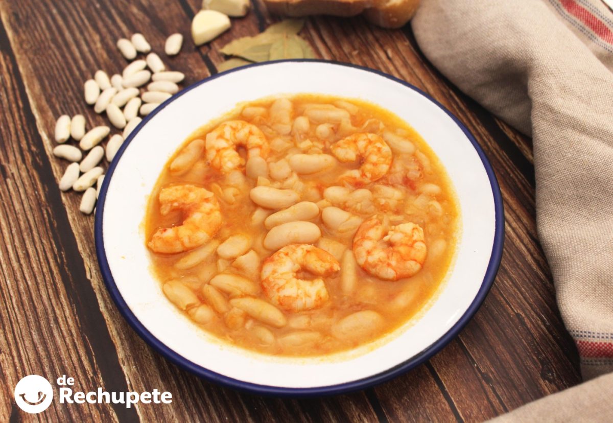 Alubias con langostinos. Receta fácil para disfrutar en casa