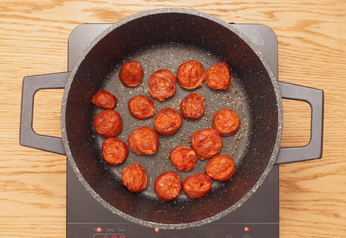 Arroz con chorizo. Un plato rápido y delicioso paso a paso