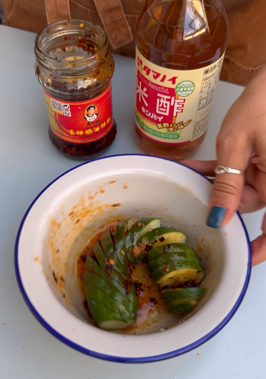 Bibimbap. Receta auténtica con arroz, verduras y carne