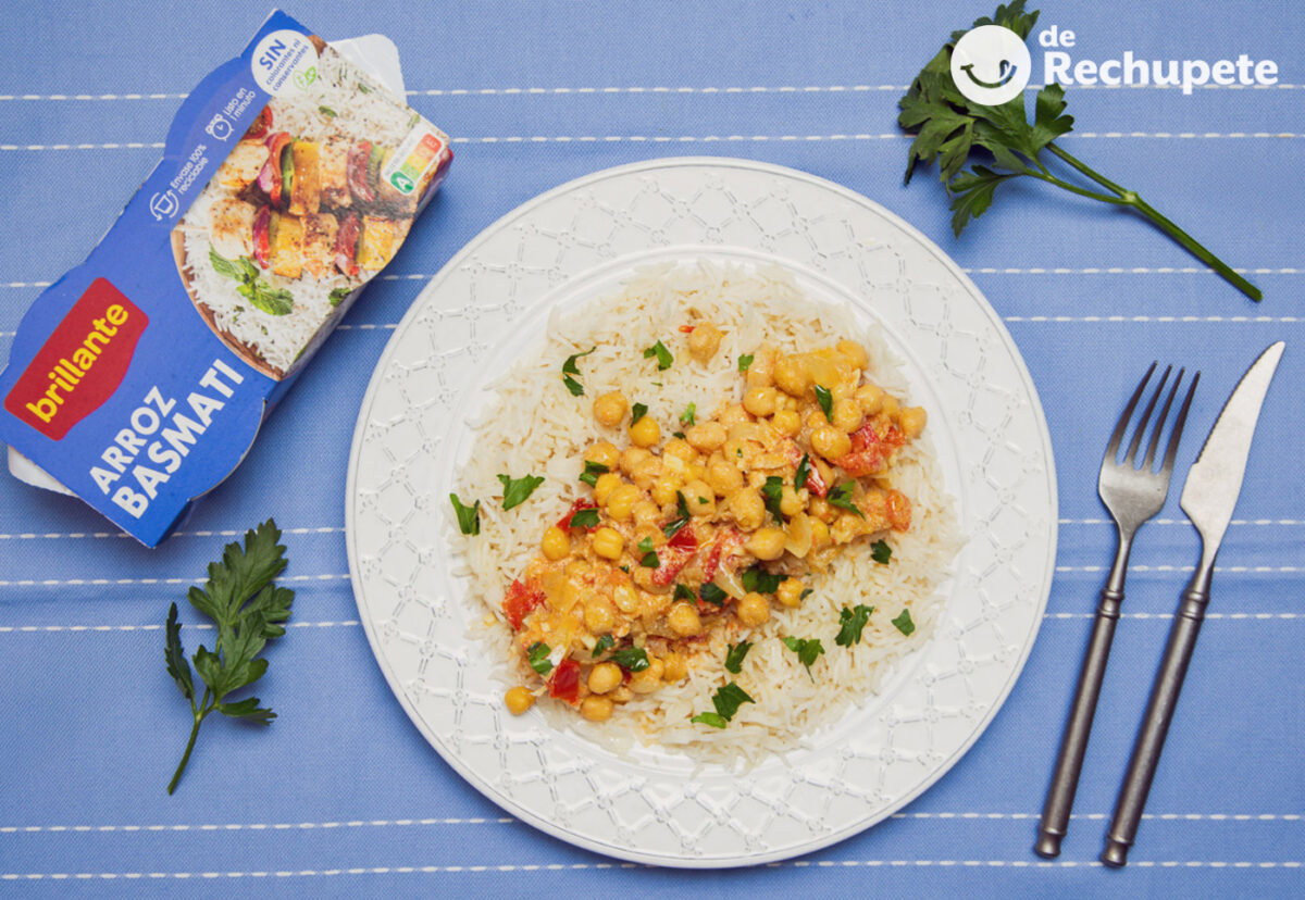Curry de garbanzos con arroz basmati. Receta lista en  minutos