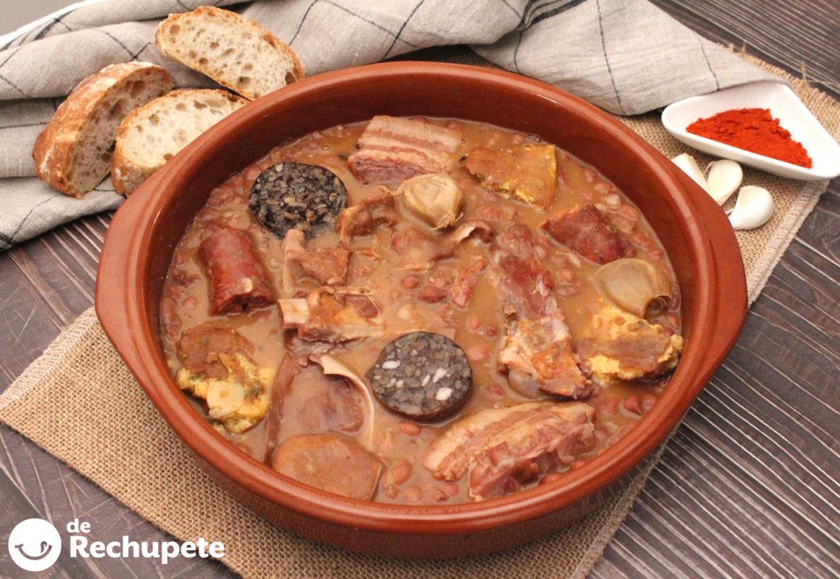 Olla podrida. Receta de guiso castellano con carne y legumbres