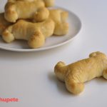 Huesos de pan para Halloween. Una masa hecha con leche y miel