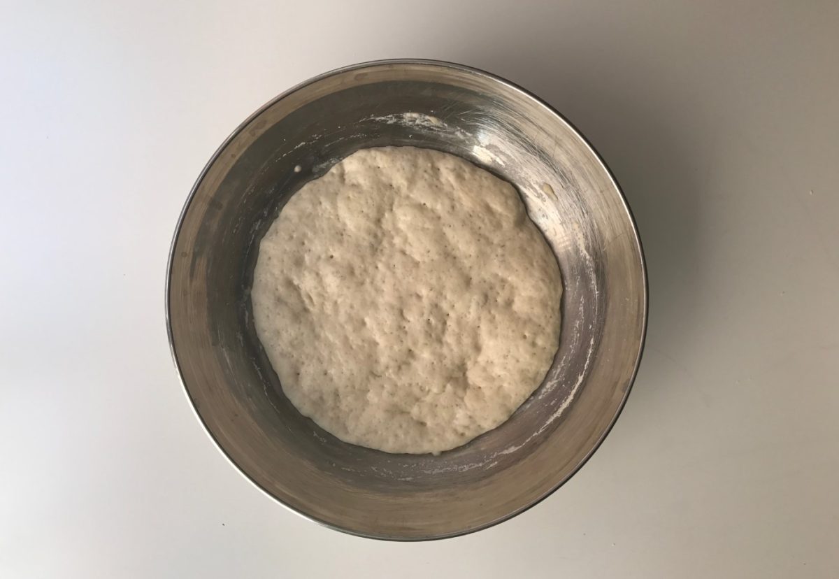 Huesos de pan para Halloween. Una masa hecha con leche y miel