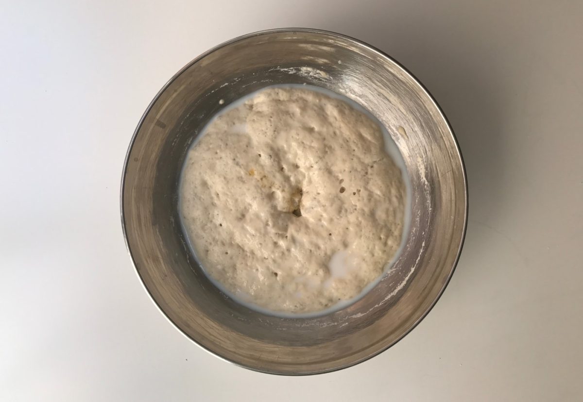 Huesos de pan para Halloween. Una masa hecha con leche y miel