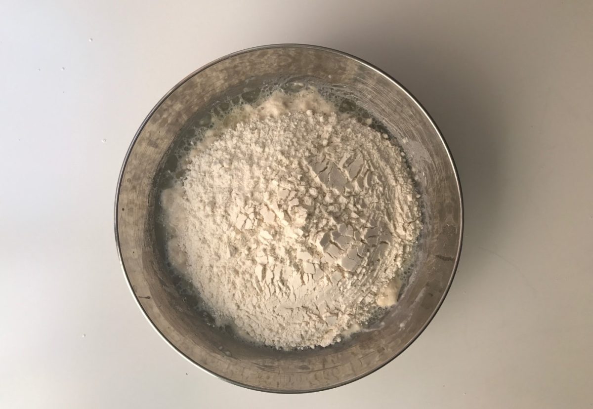 Huesos de pan para Halloween. Una masa hecha con leche y miel