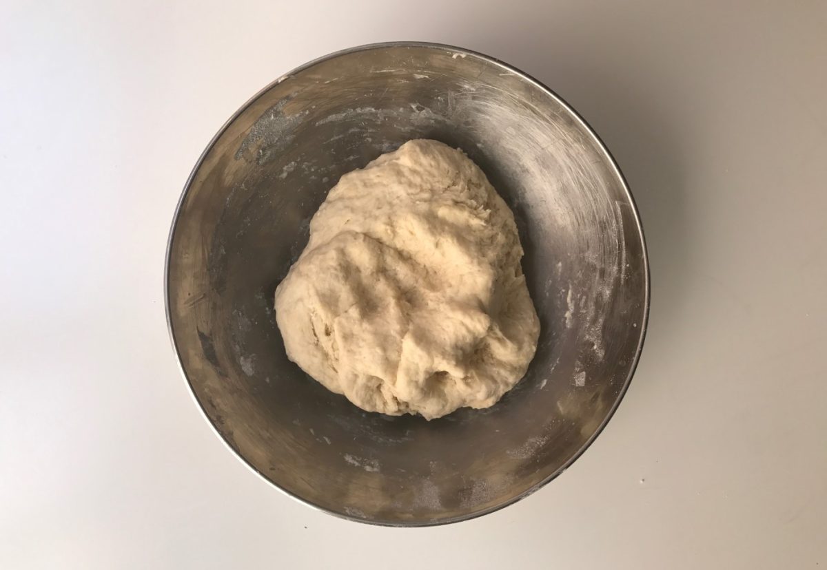 Huesos de pan para Halloween. Una masa hecha con leche y miel