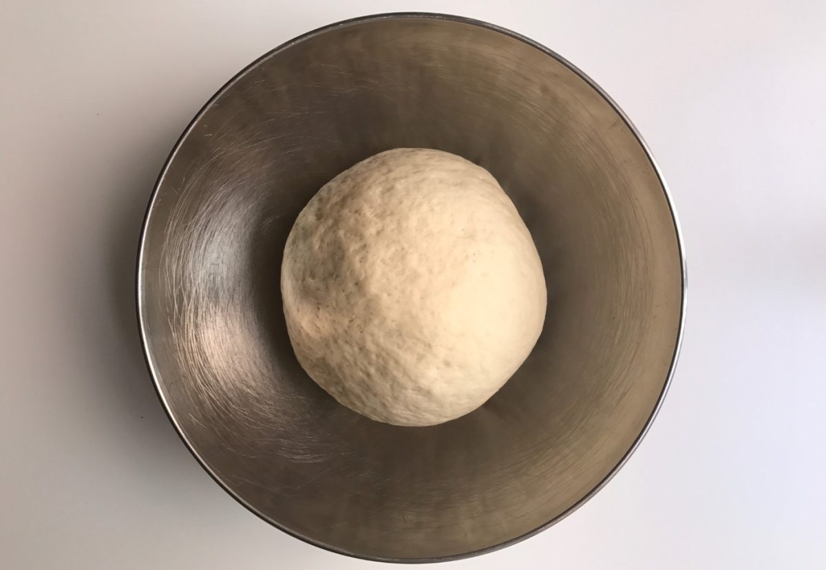 Huesos de pan para Halloween. Una masa hecha con leche y miel