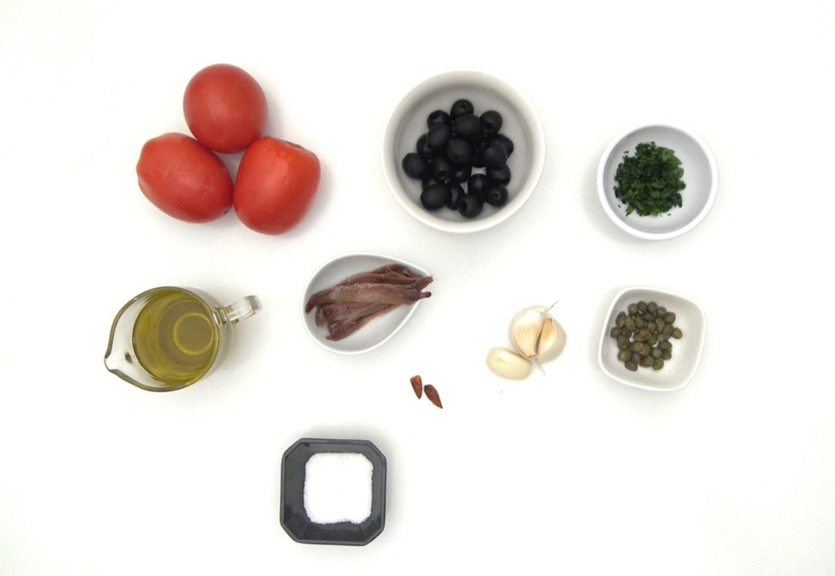 Mezzelune rellenos de ternera y merlot en salsa Puttanesca