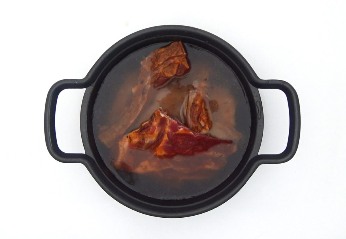 Olla podrida. Receta de guiso castellano con carne y legumbres