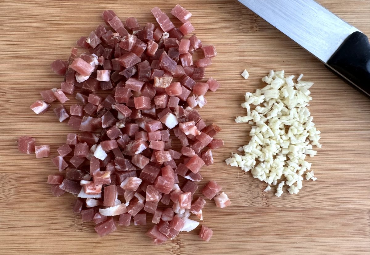 Pasta con carne picada y tomate al horno