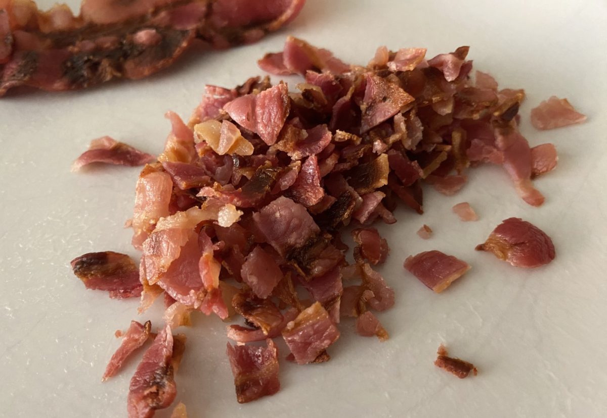 Patatas enmascaradas. Receta fácil con butifarra y ajo