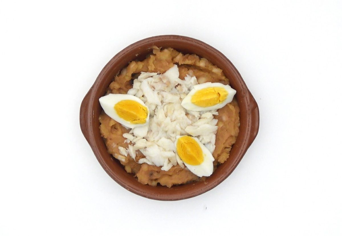 Rin ran de bacalao. Receta tradicional con pimientos y patata